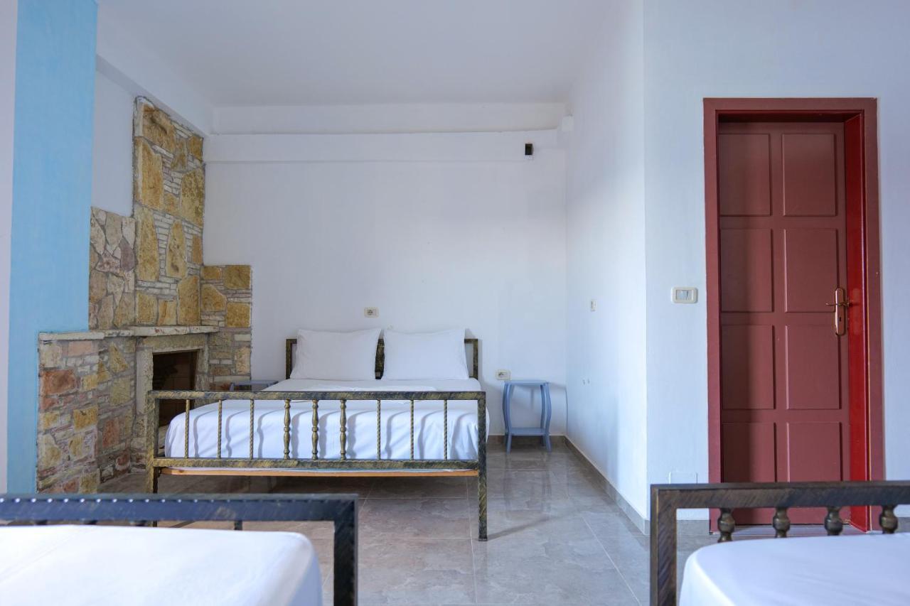 John's Guesthouse Ksamil Eksteriør billede