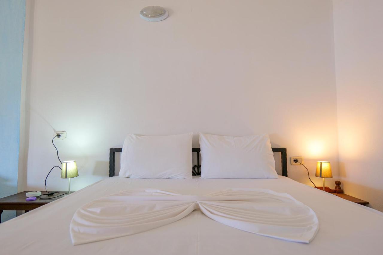 John's Guesthouse Ksamil Eksteriør billede