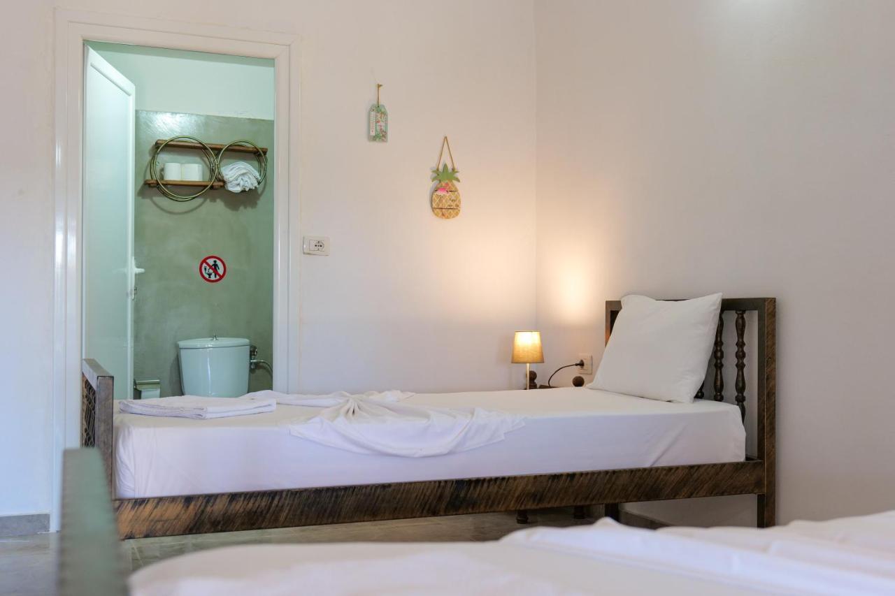 John's Guesthouse Ksamil Eksteriør billede