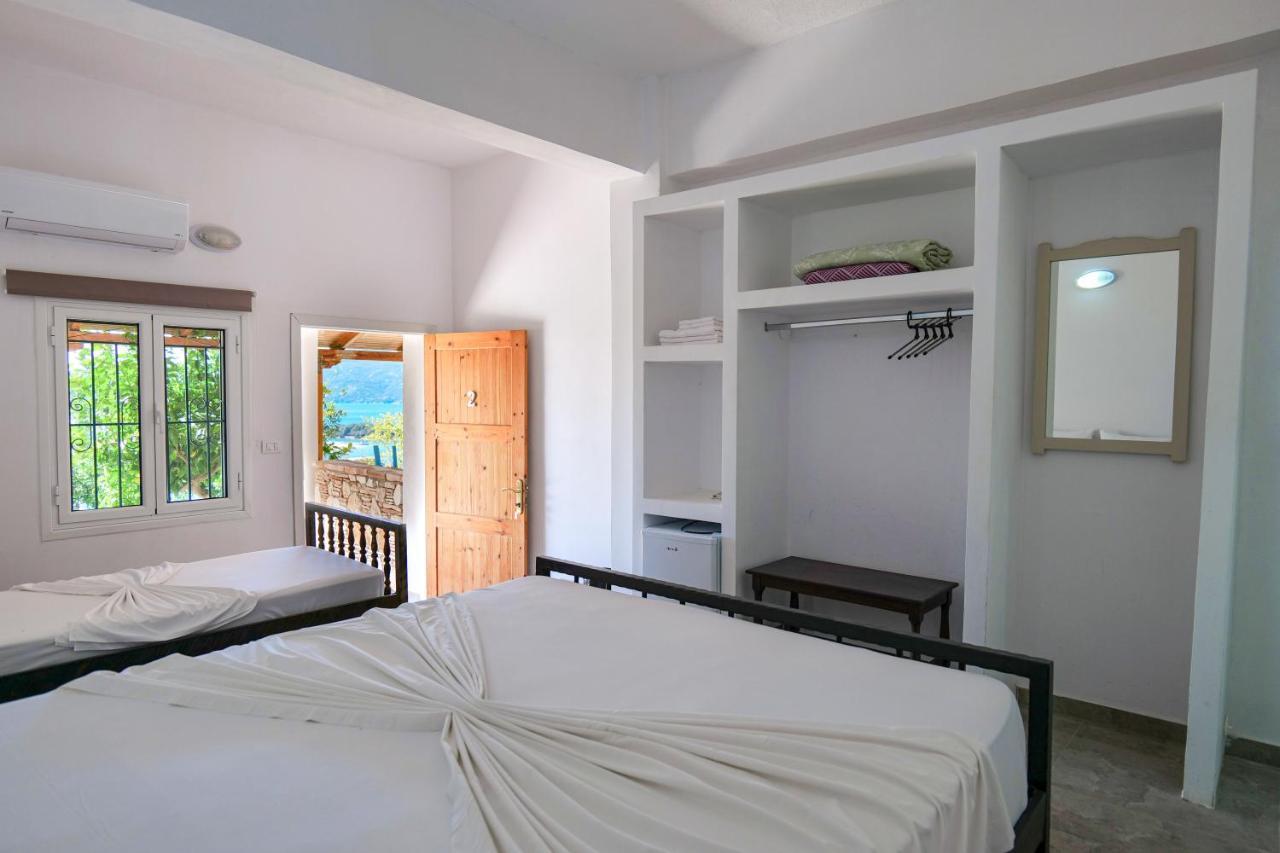 John's Guesthouse Ksamil Eksteriør billede